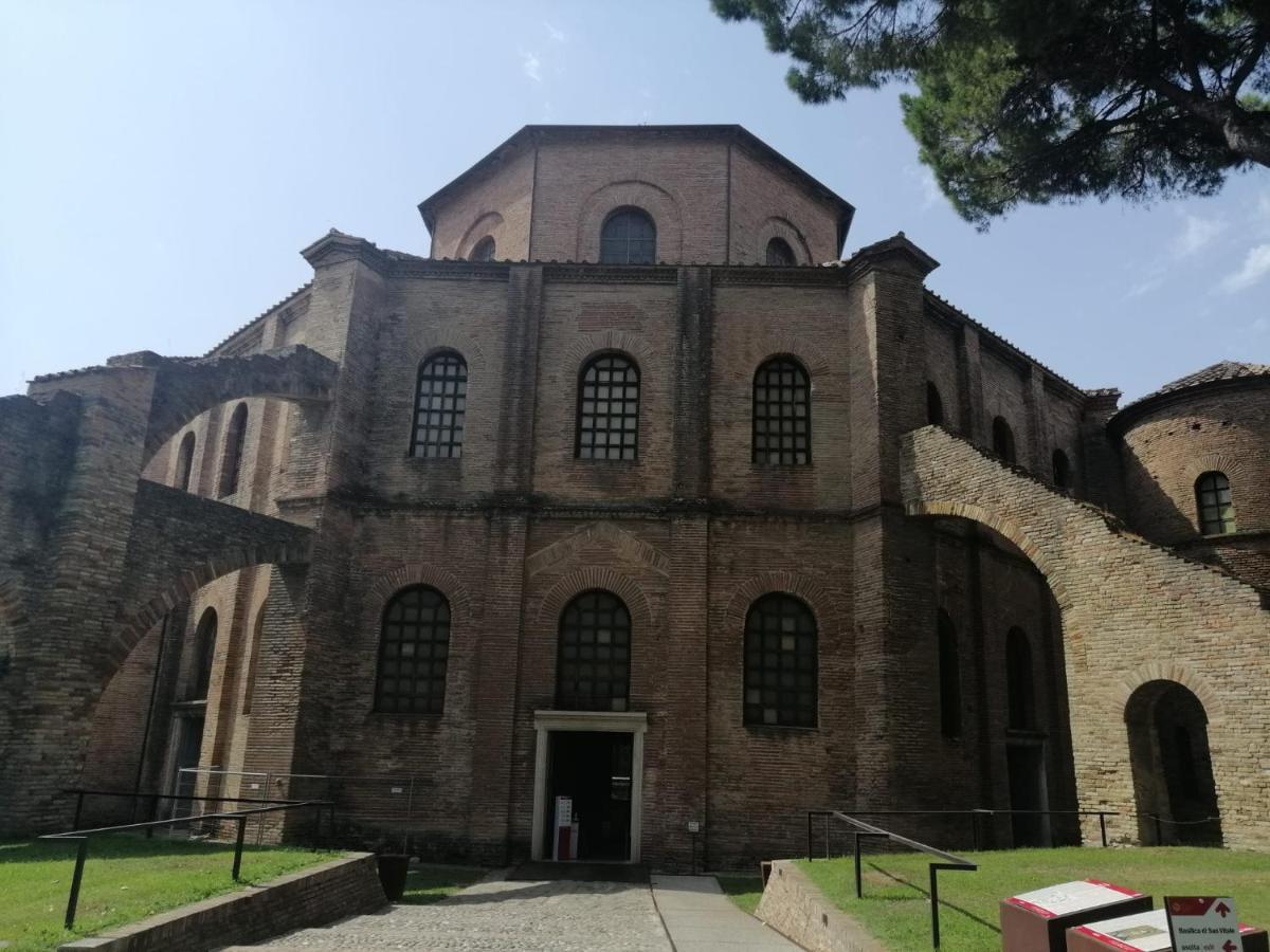 Corte Cavour. Una Mansarda Nel Cuore Della Citta Ravenna Exterior photo